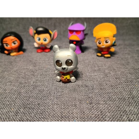 Disney Doorables - Pocahontas, Pinocchio, Zurg, Pooh, Kuzco - Picture 5 of 7